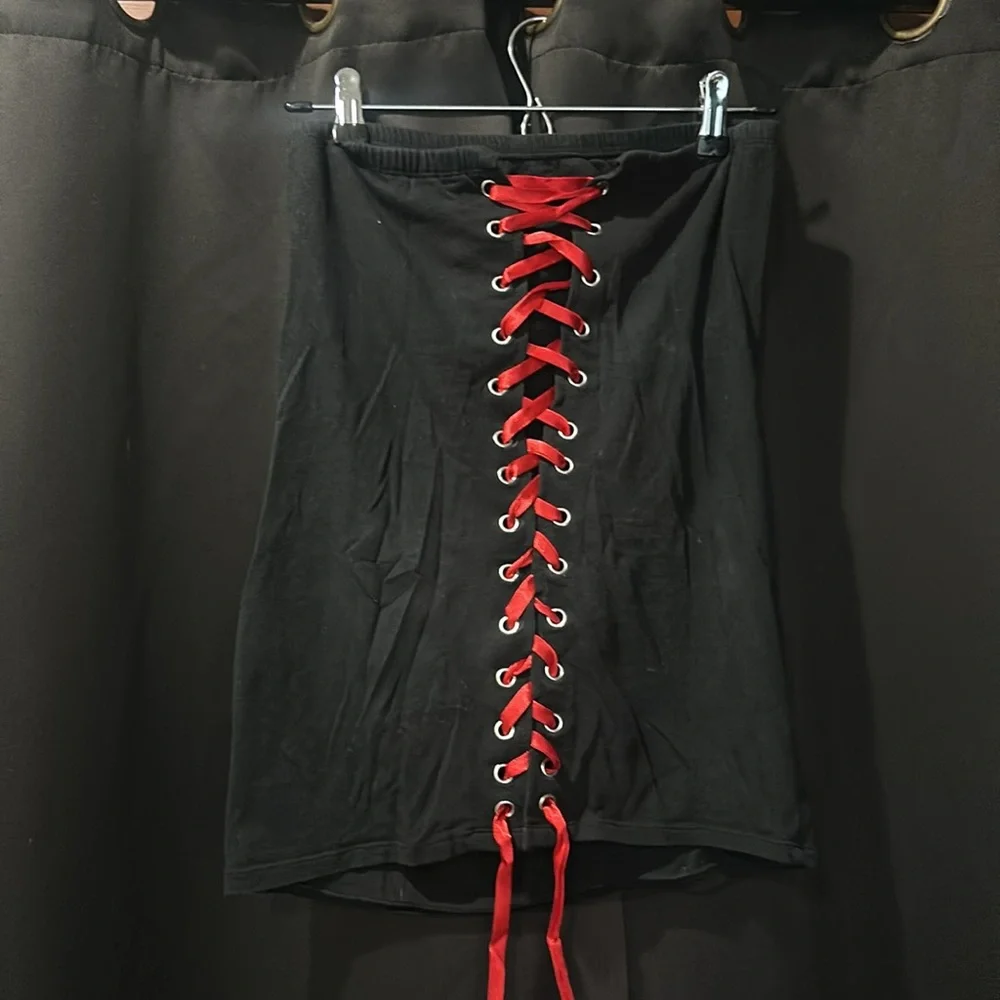 Sleeveless Lace Up Tank - Picture 2 of 4
